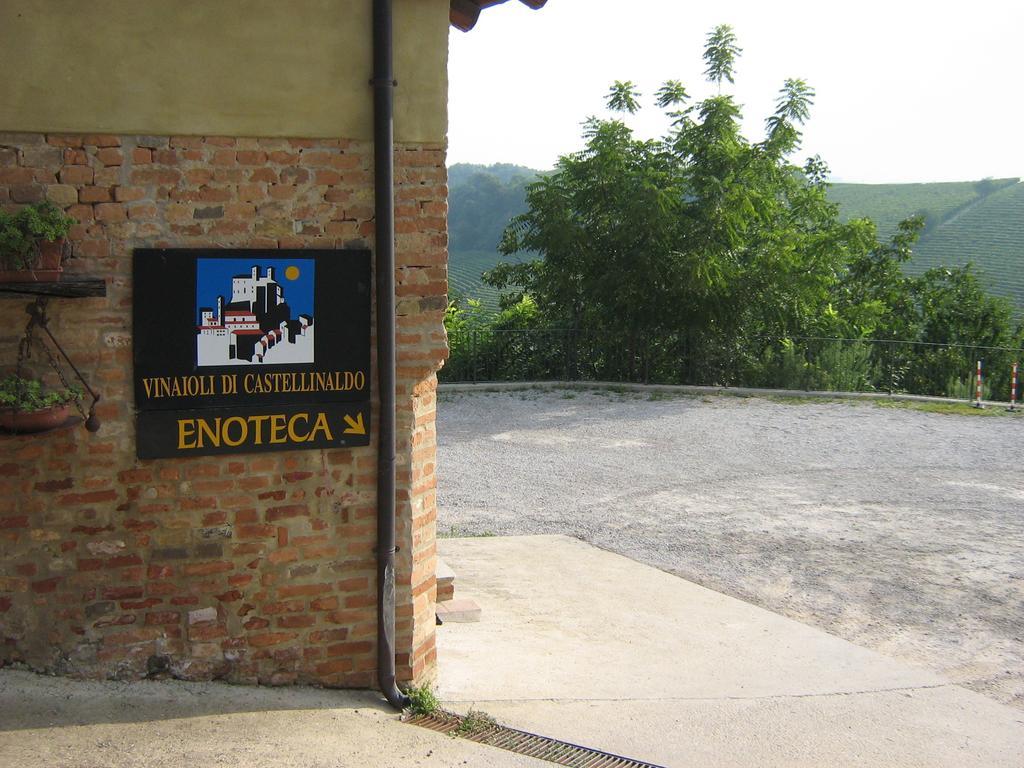 Castellinaldo Il Borgo B&B المظهر الخارجي الصورة