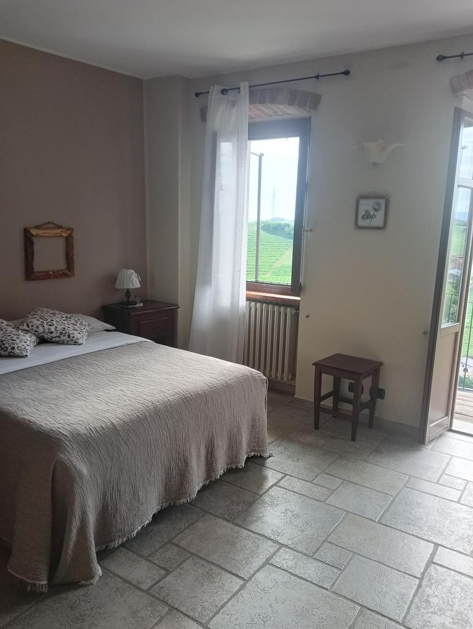 Castellinaldo Il Borgo B&B المظهر الخارجي الصورة
